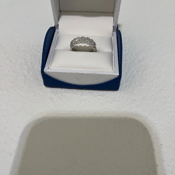 Halo 14K white gold diamond wedding/ promise ring - Picture 7 of 13